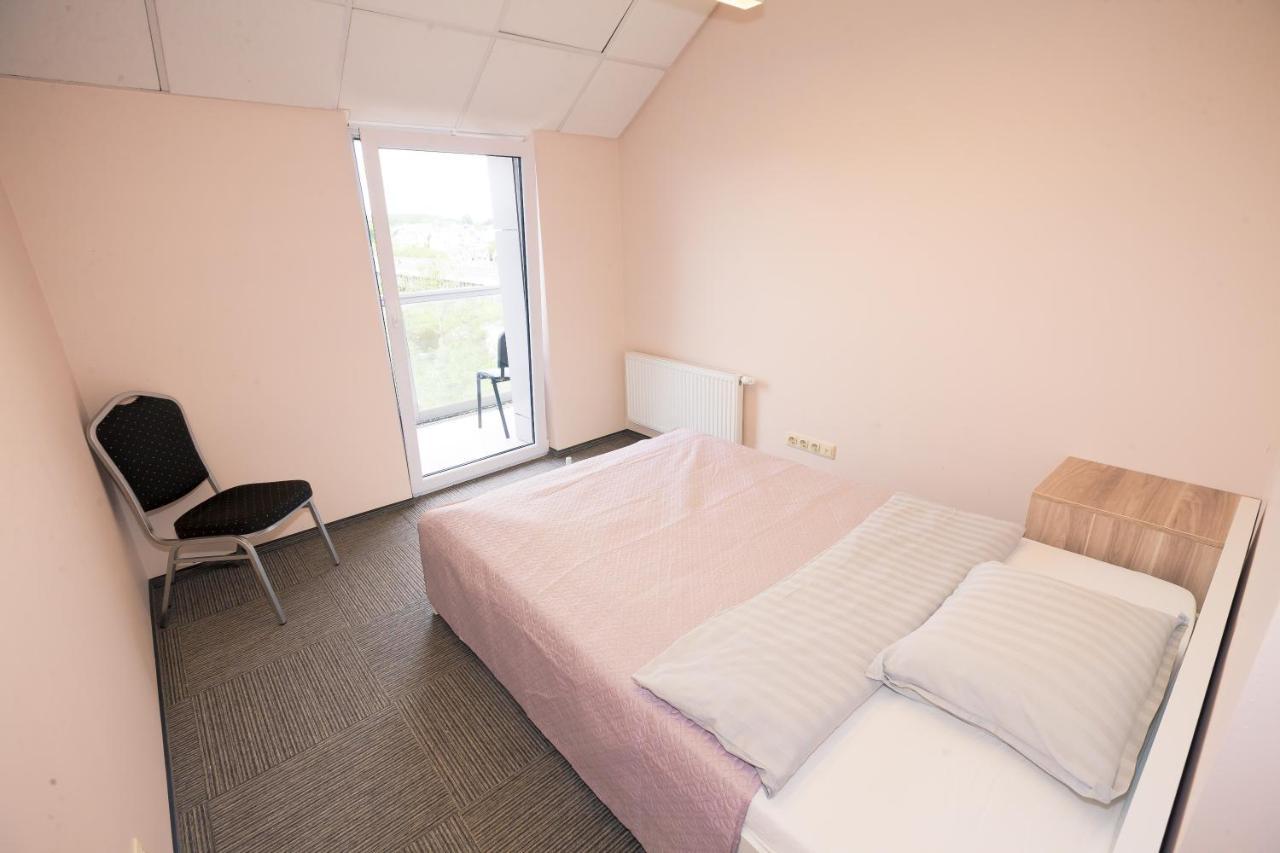 Auberge de jeunesse Rezidencija "Prieplauka" à Alytus Extérieur photo